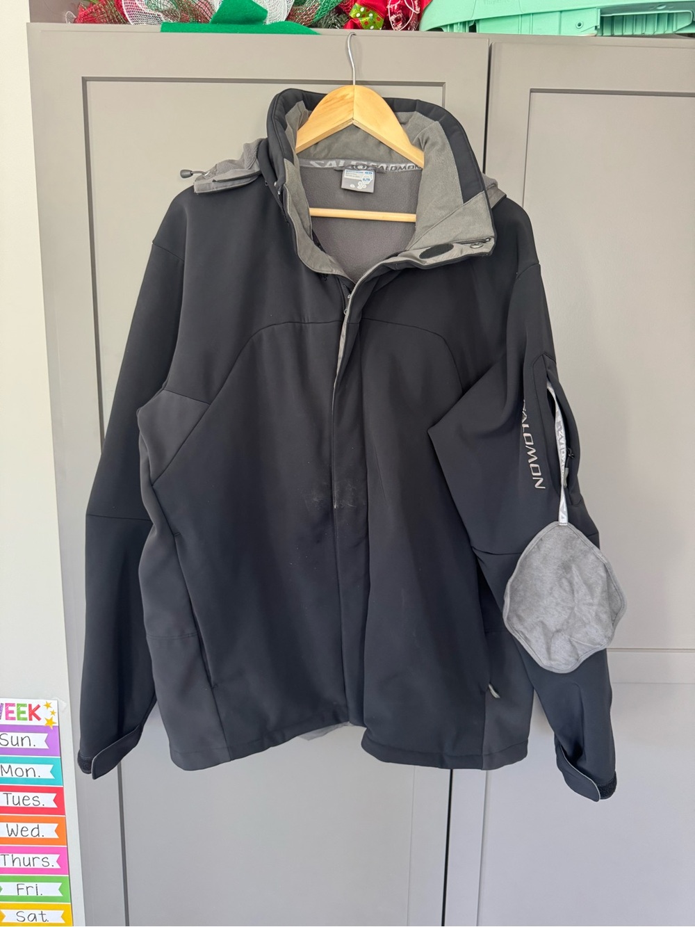 Salomon Grey Black Ski Jacket - XL